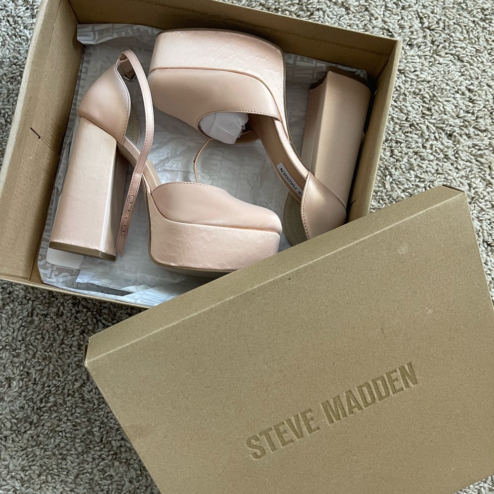 Steve Madden baby doll heels